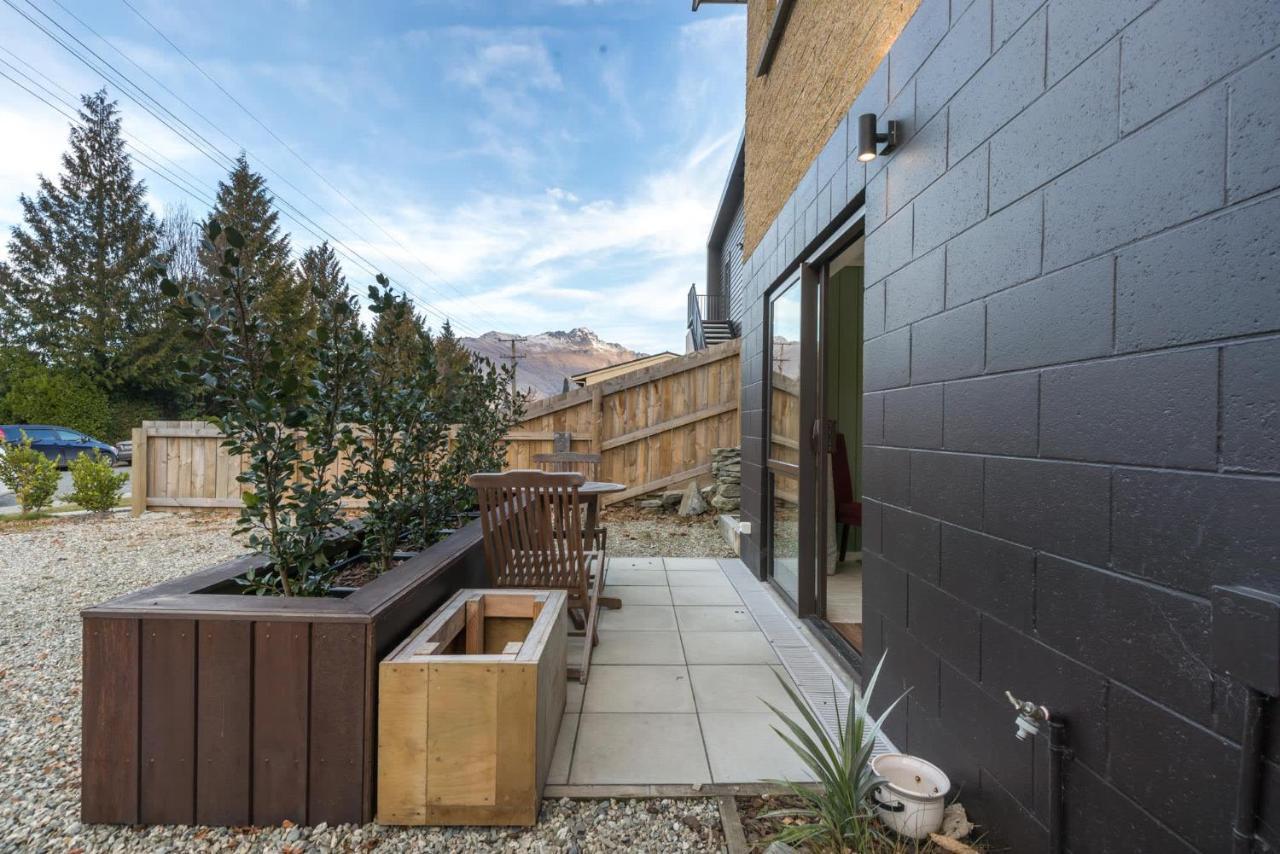 Private Studio On Fryer Queenstown Bagian luar foto
